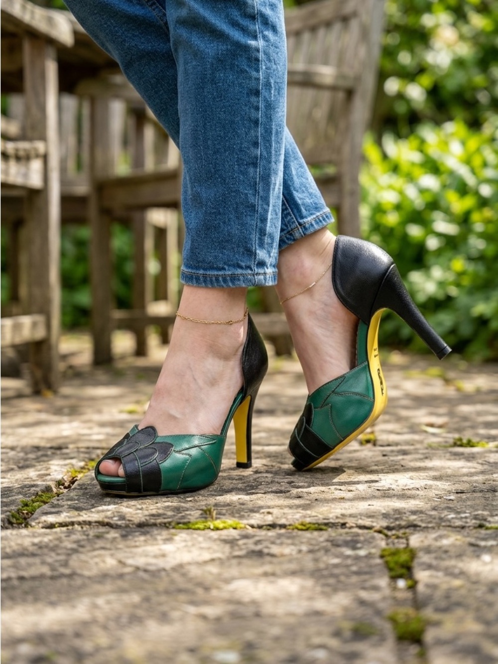 Poetic License Green and Black Peep-Toe Feel The Platform Heels size 38 1/2